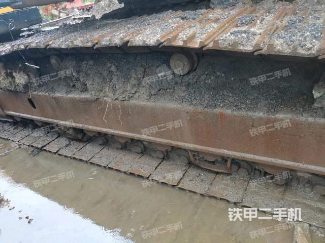 右側(cè)履帶整體（行走機構(gòu)）