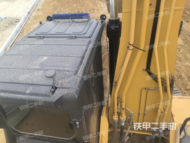 驾驶室顶部（整机外观）