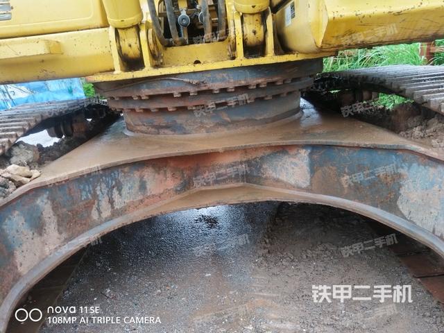 转盘和下车架正前（工作和回转装置）