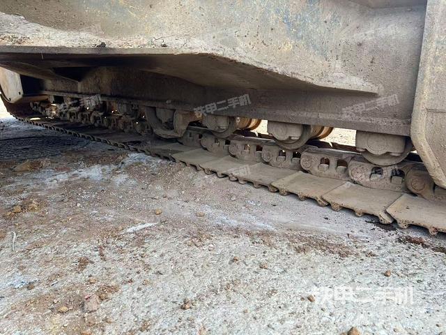 右驱动轮（行走机构）