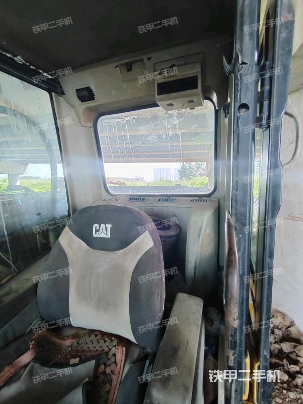 后窗玻璃角标（驾驶室部分）