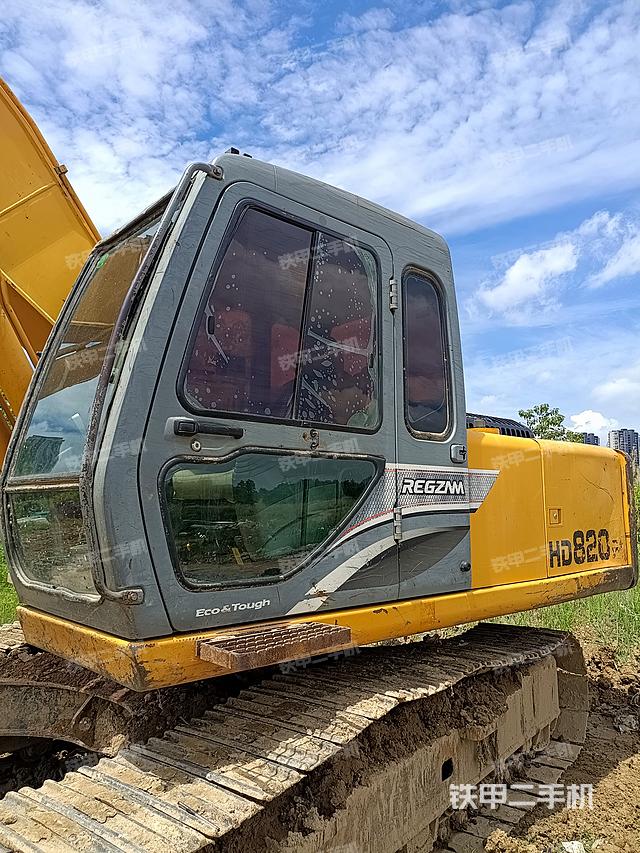 驾驶室顶部（整机外观）