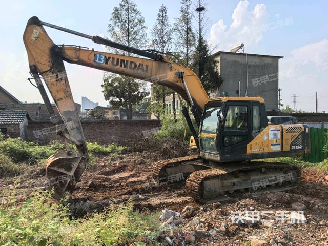 現(xiàn)代R215VS挖掘機