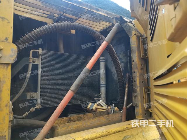 散热器正面(大件舱室) 散热器正面(大件舱室)