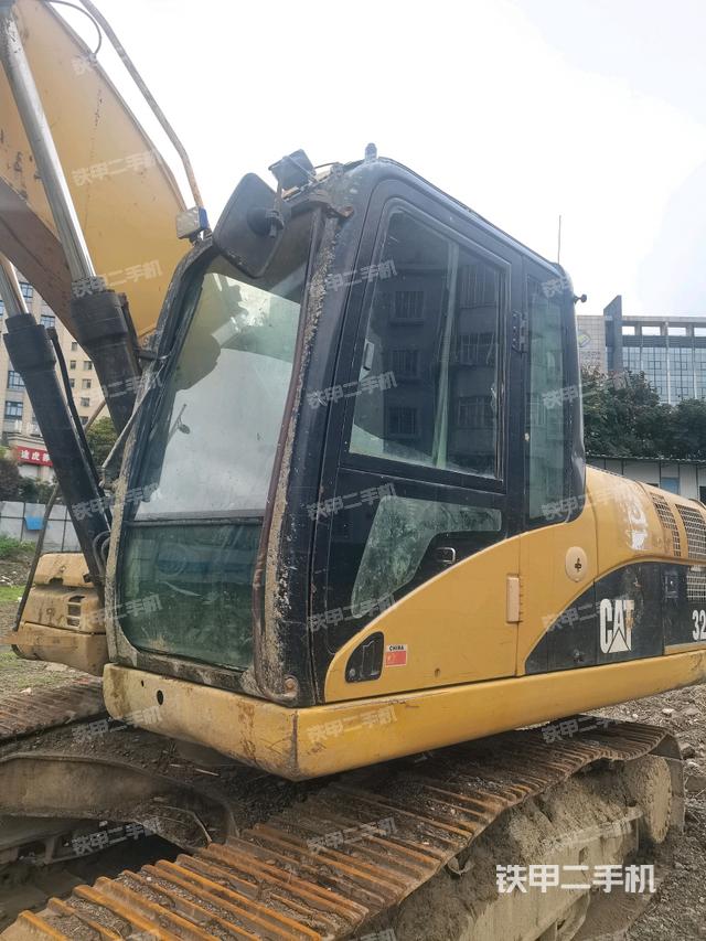 駕駛室左前45度（駕駛室部分）