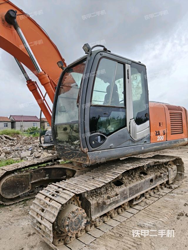 驾驶室整体(整机外观) 驾驶室整体(整机外观)