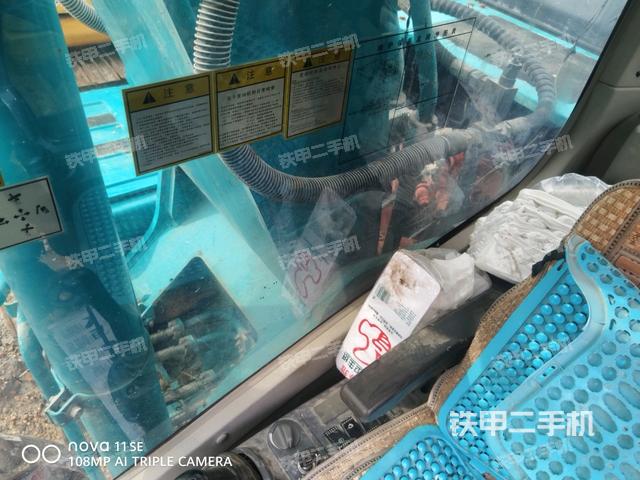 座椅左侧控制台/音响/含左手柄（驾驶室部分）