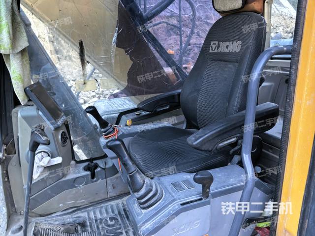 后窗玻璃角標（駕駛室部分）