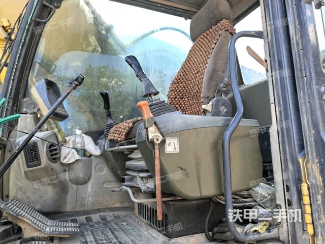 座椅后部（駕駛室部分）