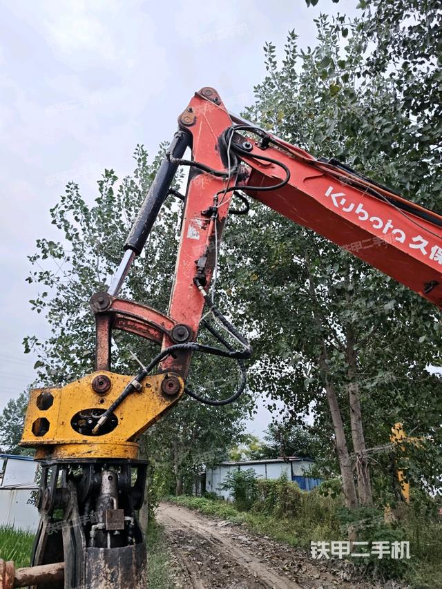 铲斗右后整体（工作和回转装置）