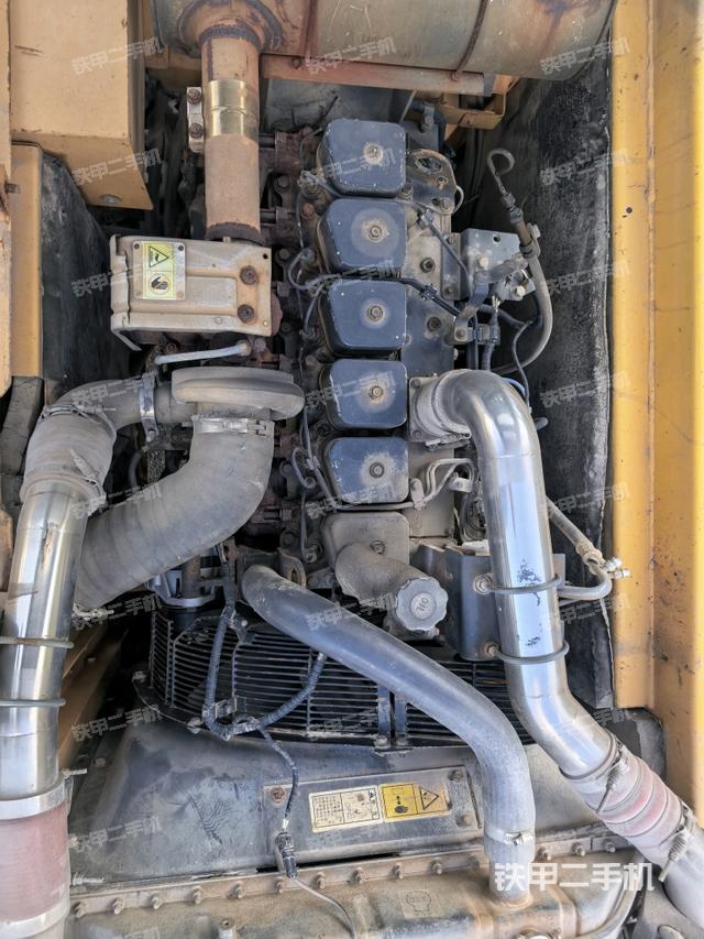 發(fā)動(dòng)機(jī)室（上車部件）