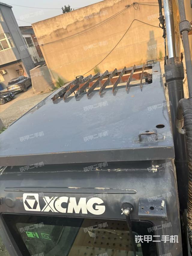 驾驶室顶部（整机外观）