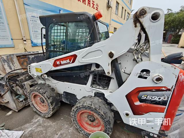山猫S590滑移装载机