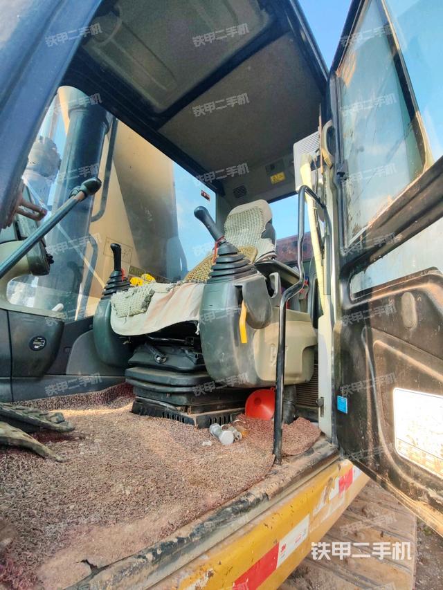 駕駛室整體（整機(jī)外觀）