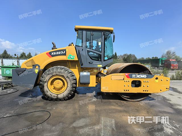 整机左侧（设备外观及核心部件）