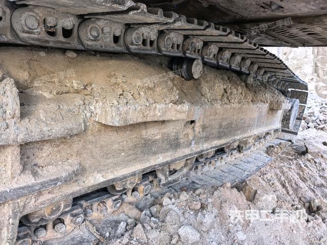 左側履帶整體?（行走機構）