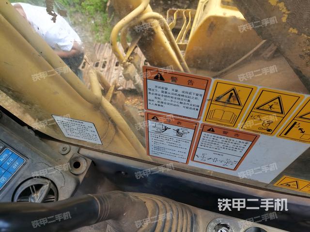 右侧玻璃角标(驾驶室部分) 右侧玻璃角标(驾驶室部分)
