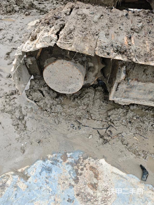 右驱动轮（行走机构）