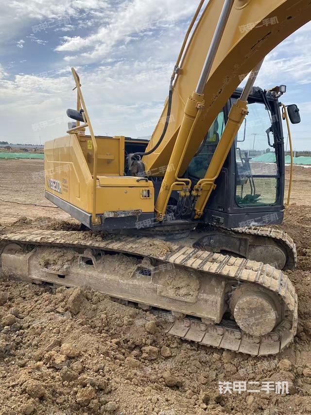 驾驶室整体（整机外观）