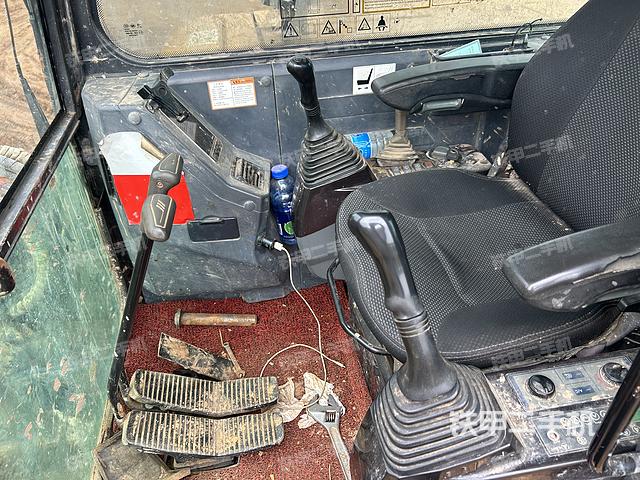 驾驶室整体（整机外观）