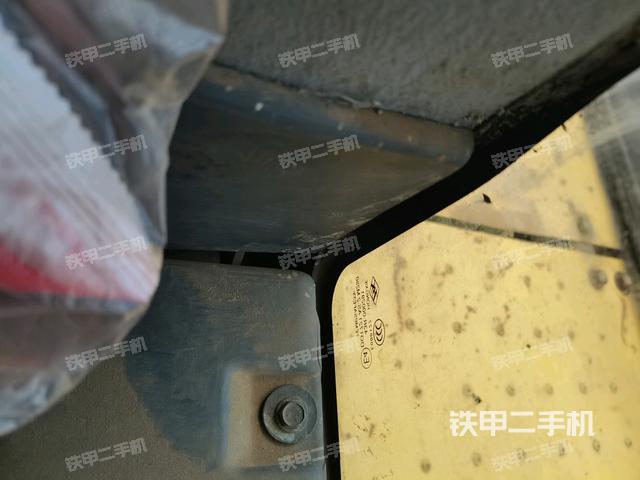 后窗玻璃角标(驾驶室部分) 后窗玻璃角标(驾驶室部分)