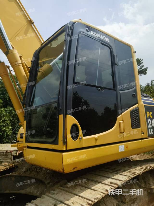 驾驶室整体（整机外观）