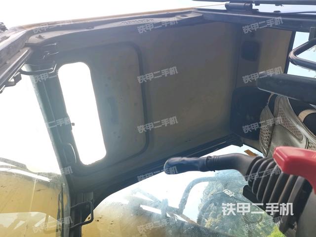 顶棚整体(驾驶室部分) 顶棚整体(驾驶室部分)