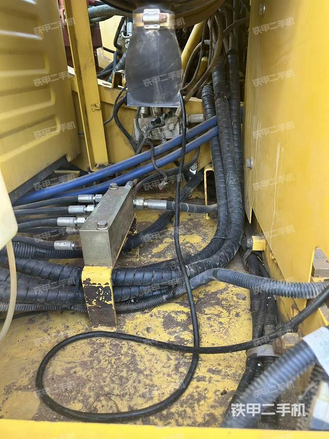 驾驶室整体（整机外观）