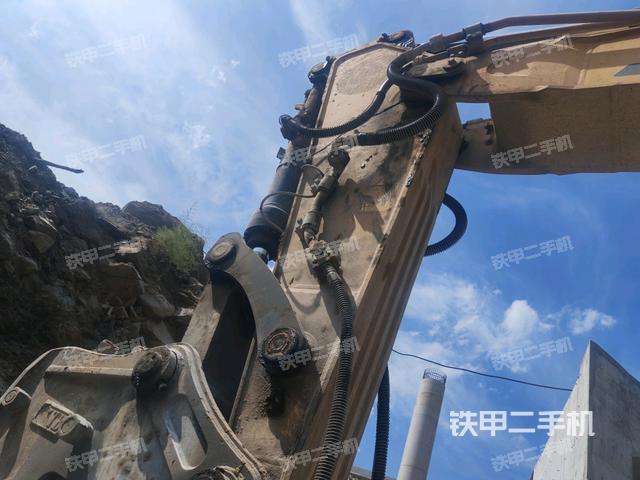 大臂整体 右侧(工作和回转装置) 大臂整体 右侧(工作和回转装置)