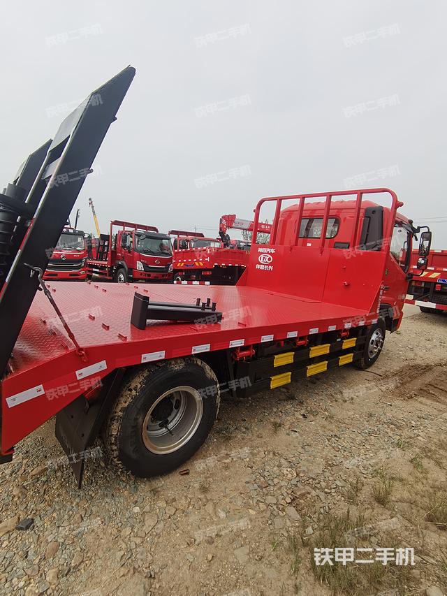 整机右后45°（设备外观及核心部件）