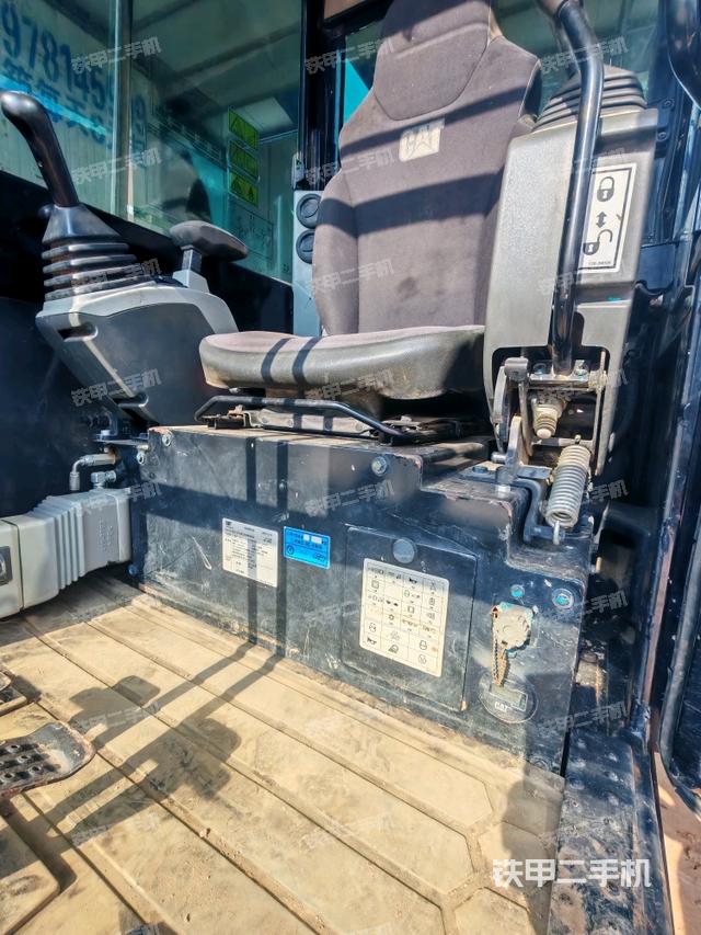 驾驶室整体(整机外观) 驾驶室整体(整机外观)