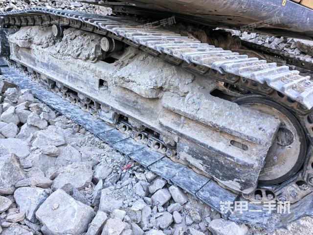 右驅(qū)動輪（行走機構）