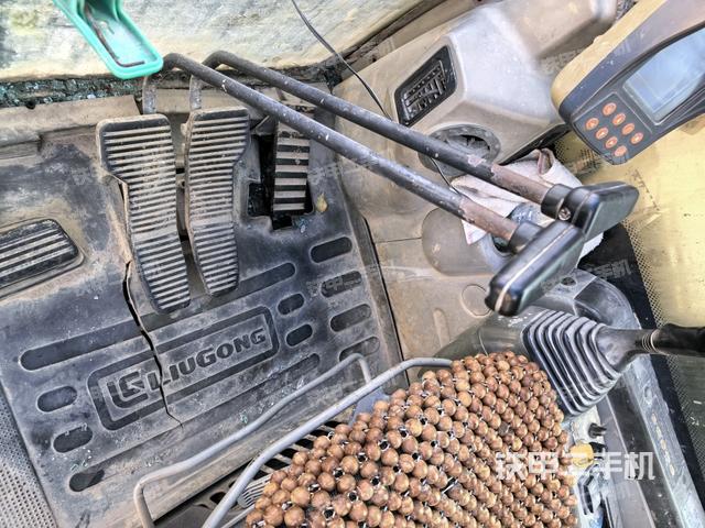 座椅左側(cè)控制臺(tái)/音響/含左手柄（駕駛室部分）