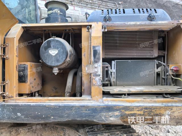 電瓶（大件艙室）