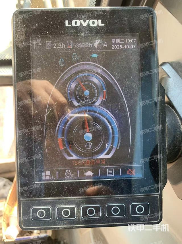 驾驶室整体（整机外观）