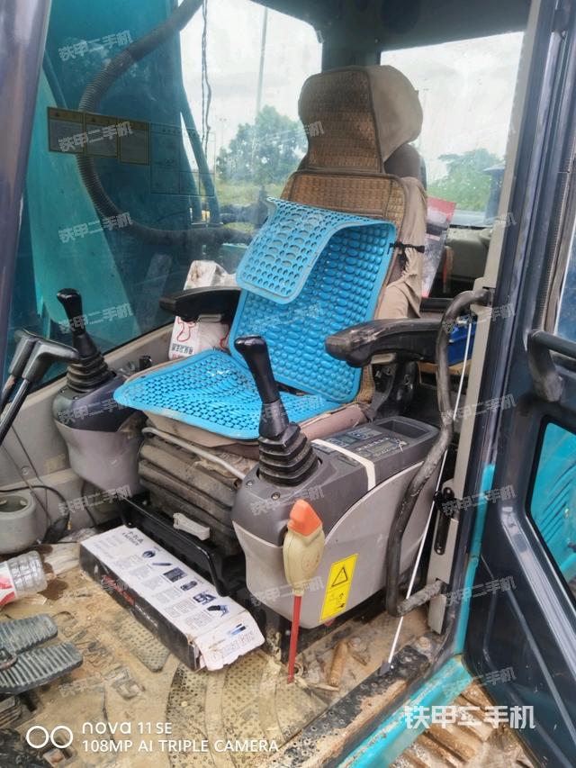 左后方玻璃角标（驾驶室部分）