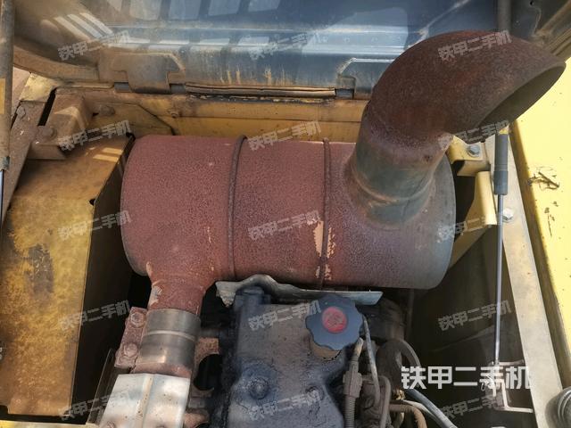 气门室盖螺丝特写(上车部件) 气门室盖螺丝特写(上车部件)