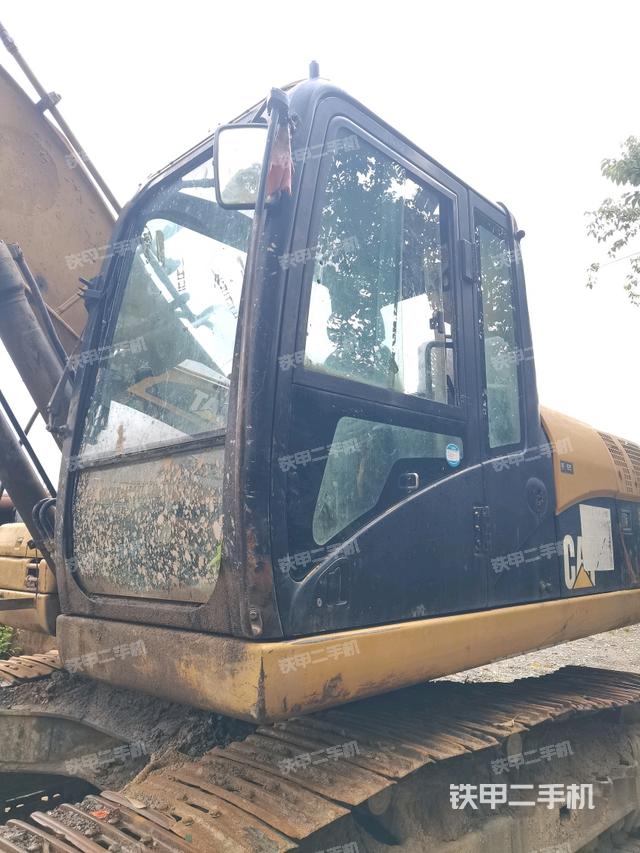 駕駛室左前45度（駕駛室部分）