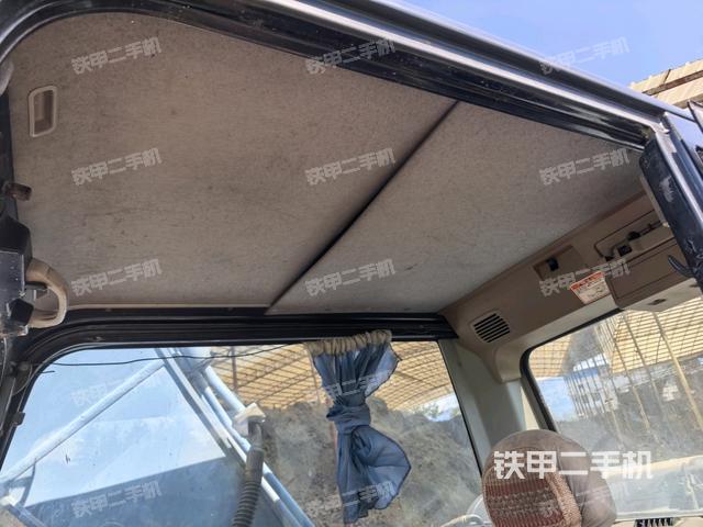 右侧玻璃角标(驾驶室部分) 右侧玻璃角标(驾驶室部分)