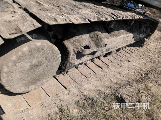 左侧履带整体 (行走机构) 左侧履带整体 (行走机构)