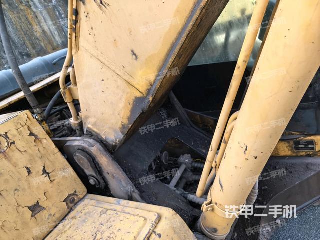 大臂背部俯視（工作和回轉(zhuǎn)裝置）