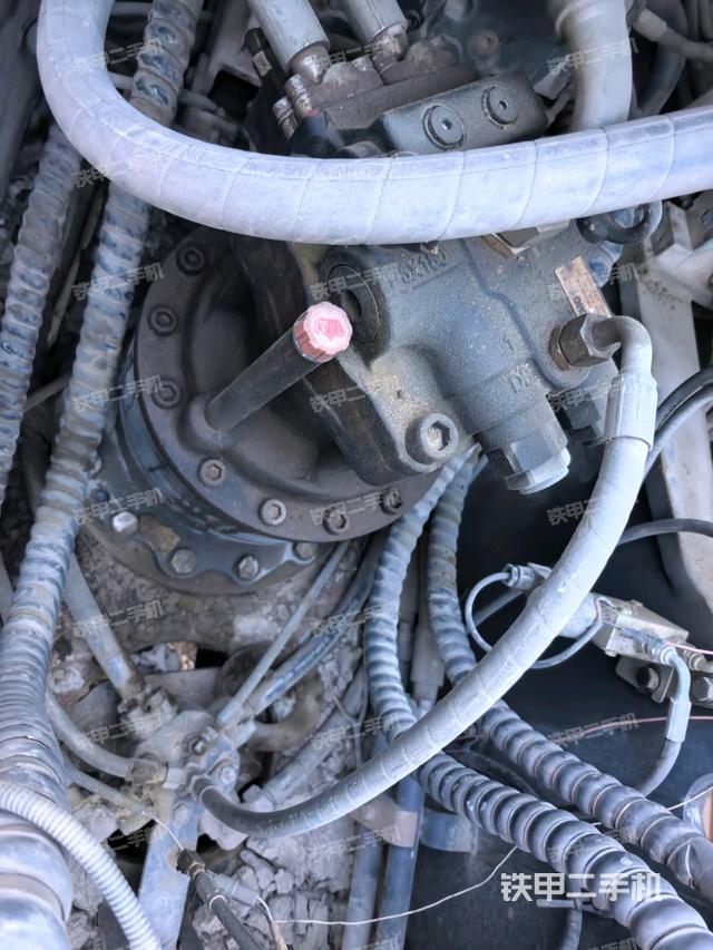 回轉(zhuǎn)馬達（上車部件）