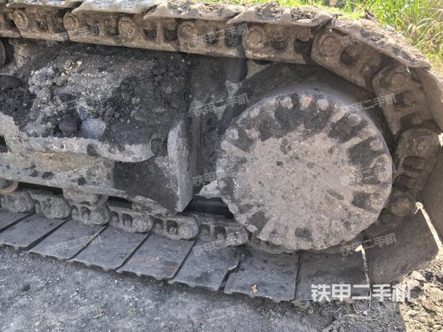 左导向轮(行走机构) 左导向轮(行走机构)