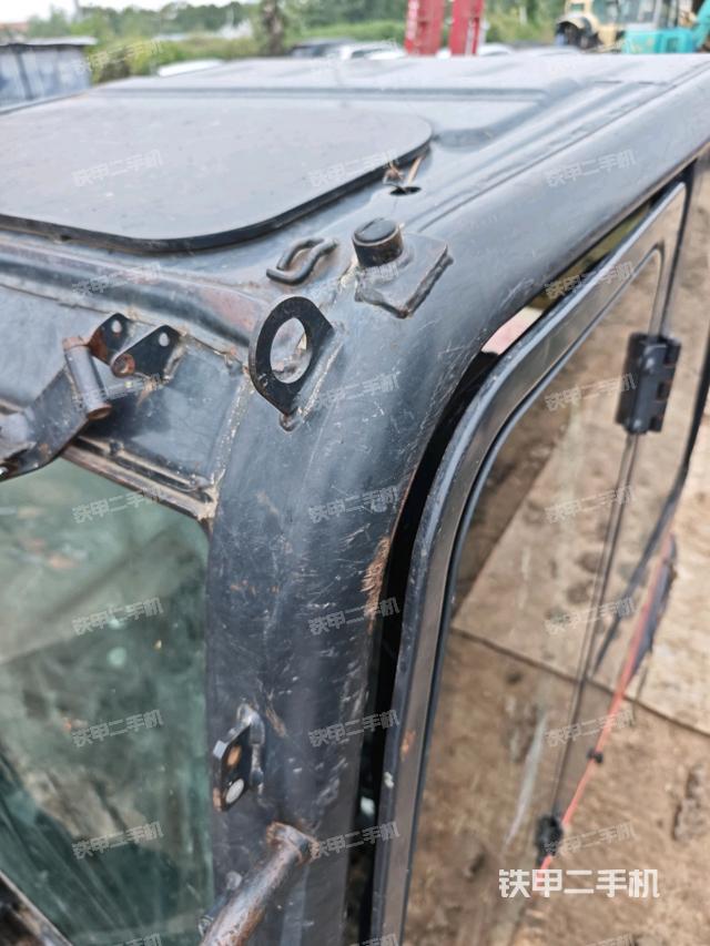  驾驶室正侧（驾驶室部分）