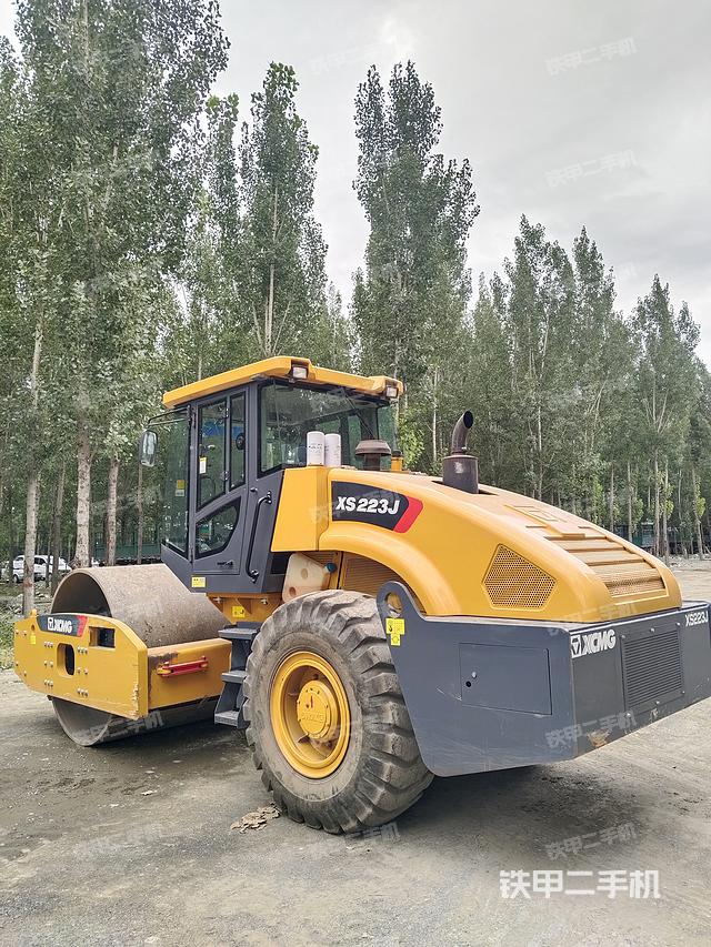 整机右侧（设备外观及核心部件）