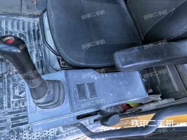 座椅左側控制臺/音響/含左手柄（駕駛室部分）