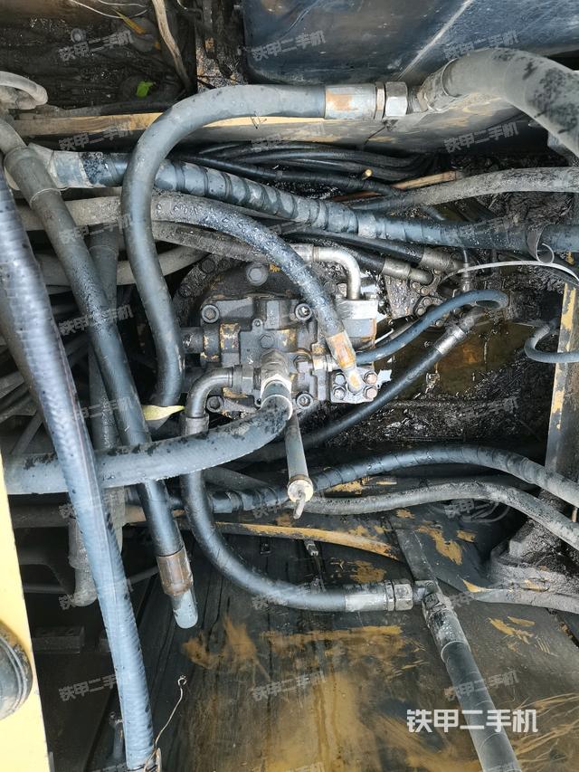 回轉(zhuǎn)馬達（上車部件）