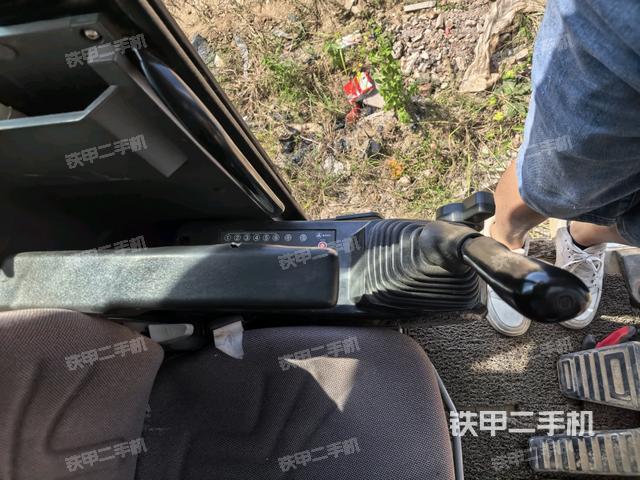 座椅后部（驾驶室部分）