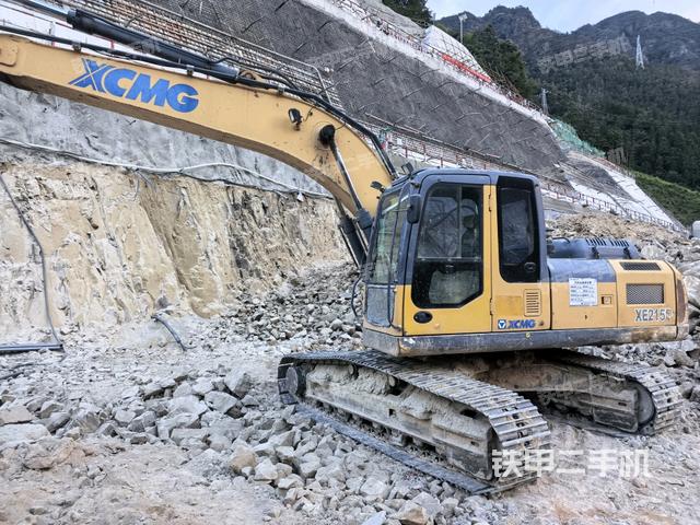 徐工XE215D挖掘機(jī)