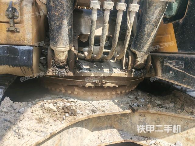 铲斗45度(工作和回转装置) 铲斗45度(工作和回转装置)